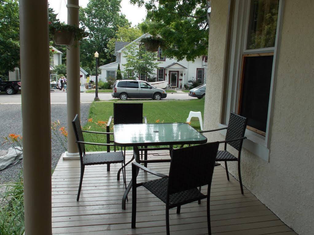 Absolute 1000 Islands Monthly Suites Gananoque Kültér fotó